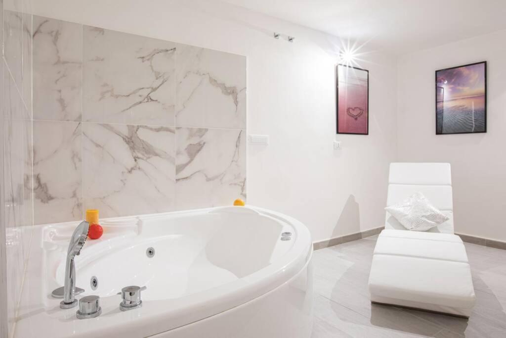 Unforgettable Split Level Jacuzzi Suite Navona - Top Collection Roma Exterior foto